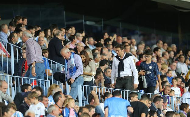 Aficionados en La Rosaleda en el duelo de la pasada campaña ante el Alavés.