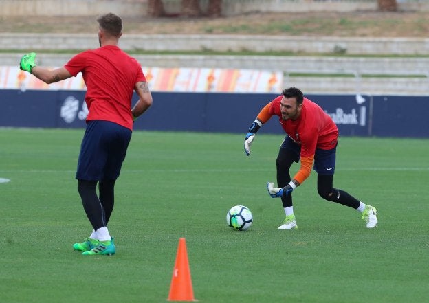 Roberto, durante un entrenamiento en el estadio de atletismo.