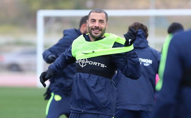 Lacen, sonriente durante un entrenamiento reciente. /SUR
