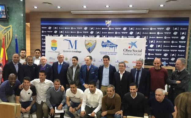 Asistentes a la presentación del torneo en La Rosaleda. /SUR