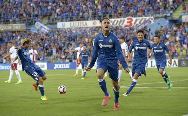 Cala celebra el 1-0. /EFE