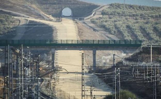 Tramo entre Pedrera y Fuente de Piedra del fallido Eje Ferroviario Transversal de la Junta.