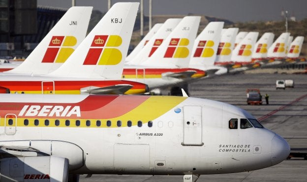 Aviones de Iberia en el aeropuerto de Barajas. :: xVictor R. Caivano