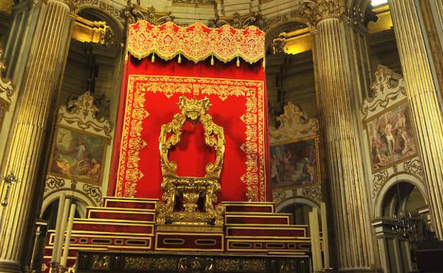 El dosel de la Virgen de la Victoria, ayer.