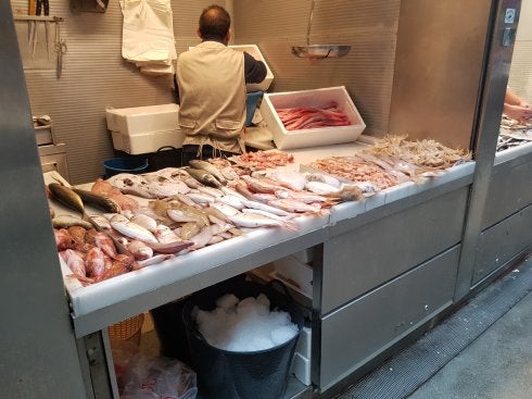 Gran parte del pescado que se vende no es de Málaga. :: a. p.