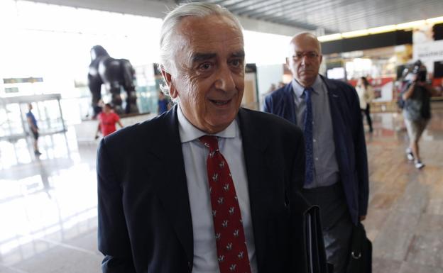 Peña, a su llegada a la reunión con el Comité de Empresa de Eulen.