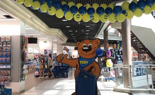 Entrada a la tienda TEDi en el Málaga Plaza.