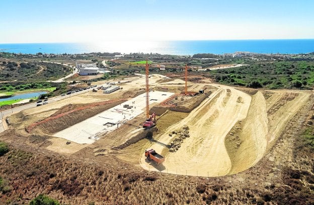 Estado de los trabajos de cimentación en la parcela. :: ch. márquez