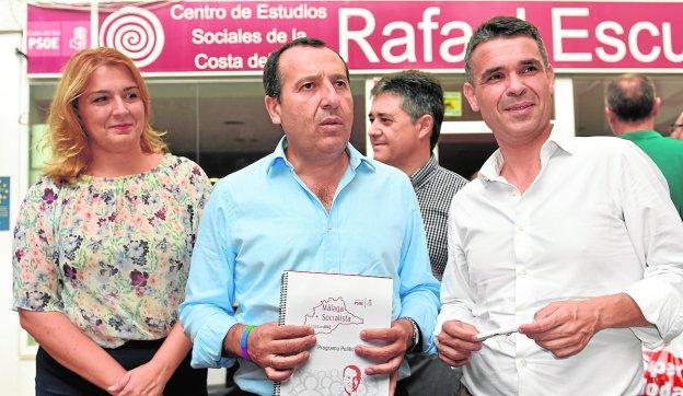 Ana Isabel González, José Luis Ruiz Espejo y José Bernal, ayer, en la sede socialista en Marbella. :: j-lanza
