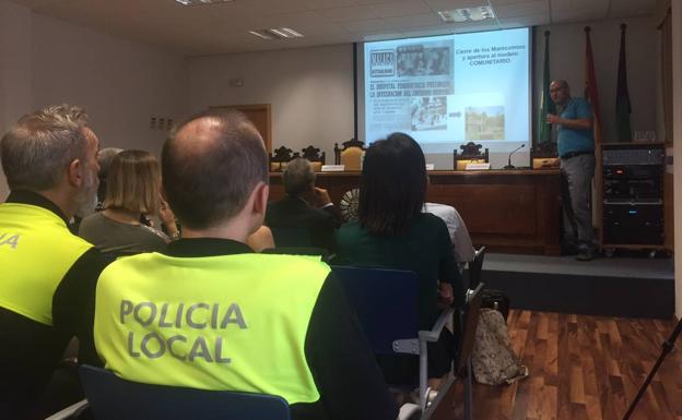 Un momento de la jornada ofrecida por la Policía Local./SUR
