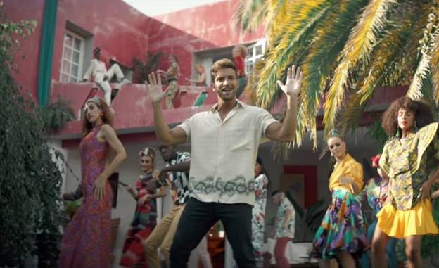 Pablo Alborán baila en el videoclip de ‘No vaya a ser’./Sur