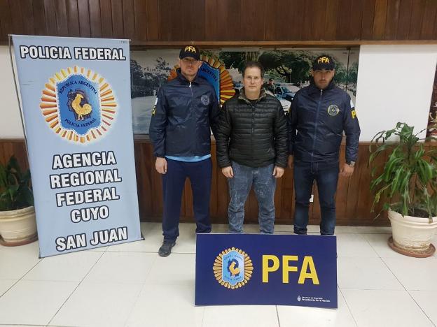 Carlos Fernández, tras su detención hace dos semanas. :: /SUR