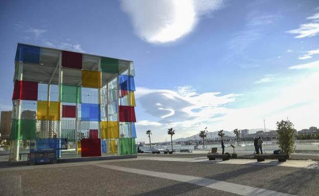 Imagen de El Cubo, la estructura acristalada del Centre Pompidou en Málaga. /Sur
