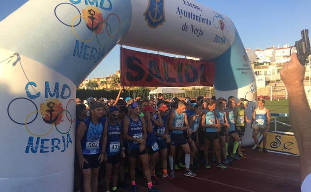 Imagen de la salida de la prueba, ayer en el estadio de atletismo. /E. C.