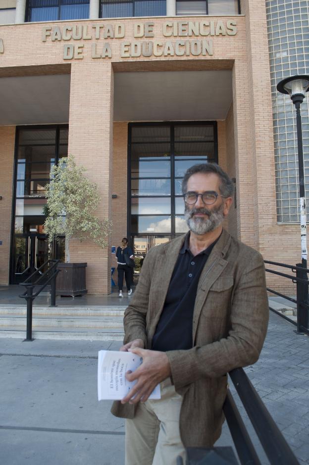 Francisco Guerrero, profesor de 'Atención a la Diversidad'. :: p. m./