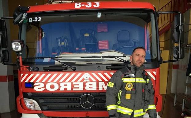 Antonio García Ocón, en el parque de Bomberos./SUR