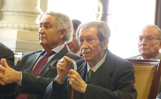 Manuel Alcántara, junto a Antonio Pedraza/Salvador Salas