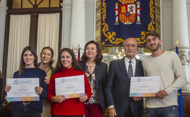 Los ganadores del IES Sierra Bermeja, con sus diplomas. :/Fran Acevedo