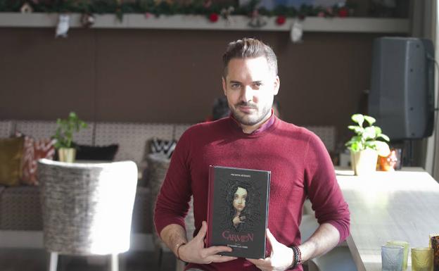 Benjamin Lacombe, ayer, antes de la entrevista que mantuvo con SUR./Álvaro Cabrera