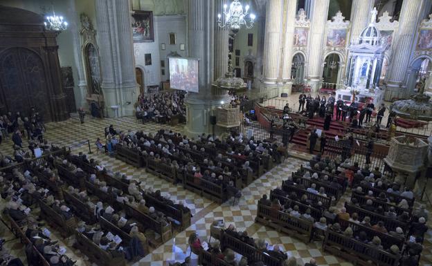 El público llenó la Catedral para disfrutar del concierto. /Ñito Salas