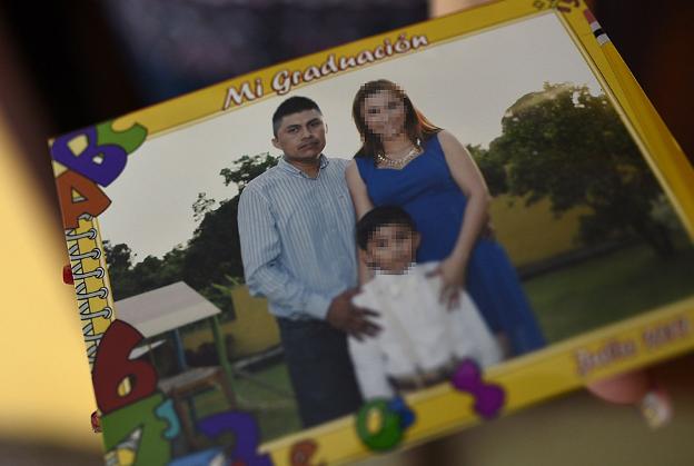 Pérez, con su familia. :: efe/
