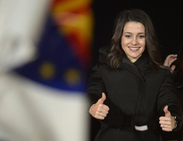 Inés Arrimadas, anoche, tras conocer su triunfo electoral en las autonómicas catalanas. :: Josep LAGO / afp
/