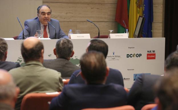 El presidente de Dcoop, Antonio Luque, en una recinte intervención en una jornada en el puerto. /Salvador Salas