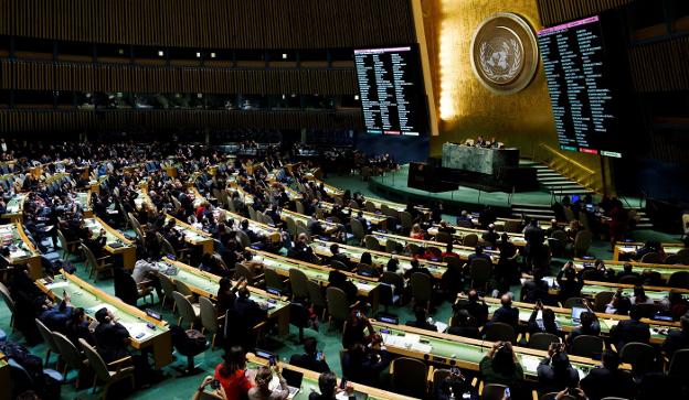 Momento de la votación de la resolución contra Trump, el jueves en la ONU. :: Justin Lane / efe/