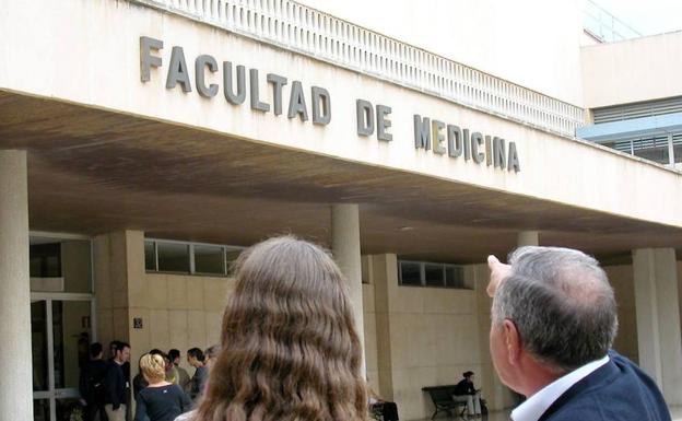 Facultad de Medicina de la UMA, en el campus de Teatinos. /SUR