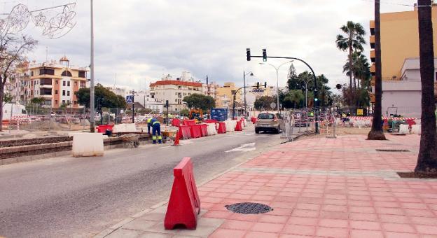 Trabajos en la avenida Juan Carlos I. /Charo Márquez