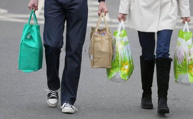 649 familias malagueñas reciben una ayuda municipal de hasta 780 euros para alimentos