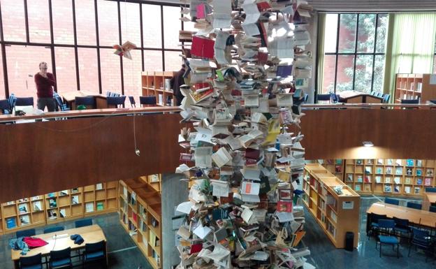 La Biblioteca General se cuelga con los libros