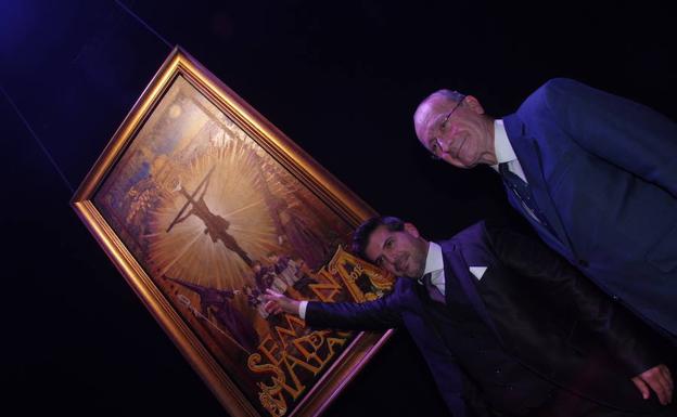 Ruiz Montes y Francisco de la Torre, junto al cartel. /Eduardo Nieto