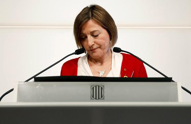 Forcadell durante la comparecencia de ayer para renunciar a ser presidenta del Parlament. :: A. Dalmau / efe/
