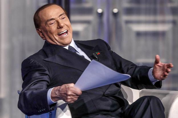 Berlusconi, en su aparición en un programa de televisión. :: EFE/