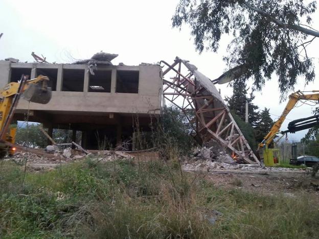 Demolición de la caseta de ventas. /Ch. M.