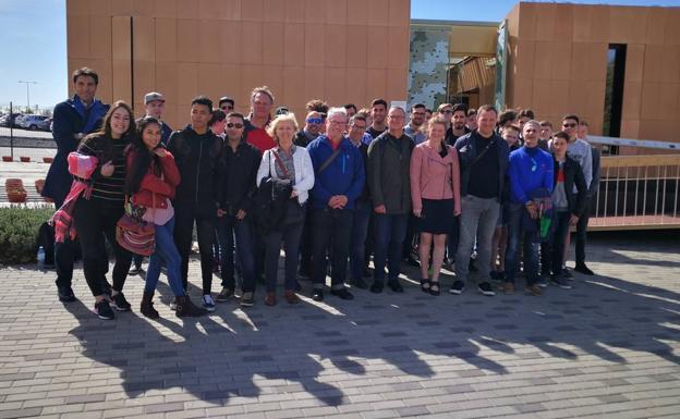 Los estudiantes conocieron la primera casa eficiente de la Costa del Sol. /