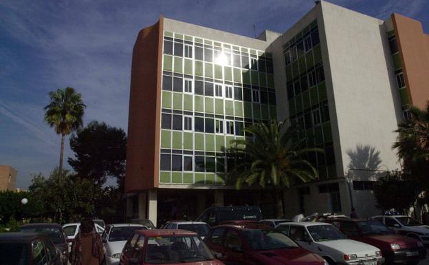 Pabellón de gobierno de la UMA, en el campus de El Ejido./Fernando González