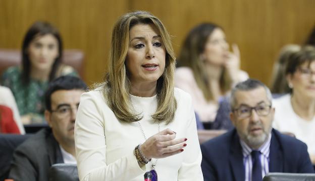 La presidenta de la Junta, en la última sesión en el Parlamento andaluz. /EFE