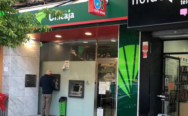 Imagen de la sucursal atracada, en la avenida Isaac Peral de la capital. /