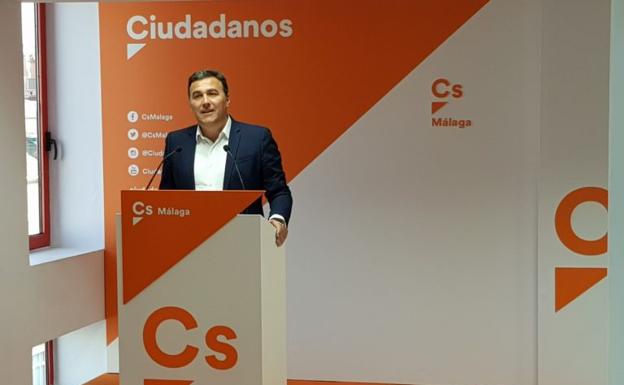 Carlos-Hernández, en rueda de prensa.