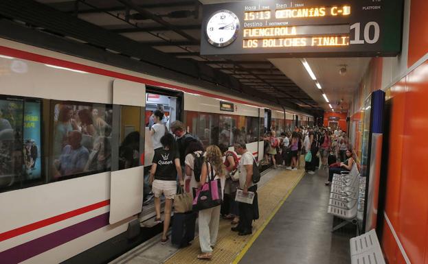 La prolongación del Cercanías a Marbella ha sido la gran novedad en los Presupuestos del Estado para Málaga. /Ñito Salas