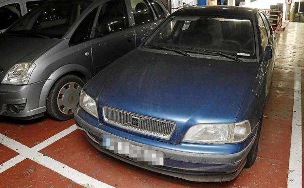 Vehículo estacionado en un parking de Palma desde el año 2009./ALEJANDRO SEPÚLVEDA/DIARIO ÚLTIMA HORA