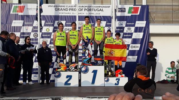 Podio de la modalidad 'Endurance', con el nerjeño Kiko Aguilera y el catalán Joan Sevil, en Portugal. :: sur
/