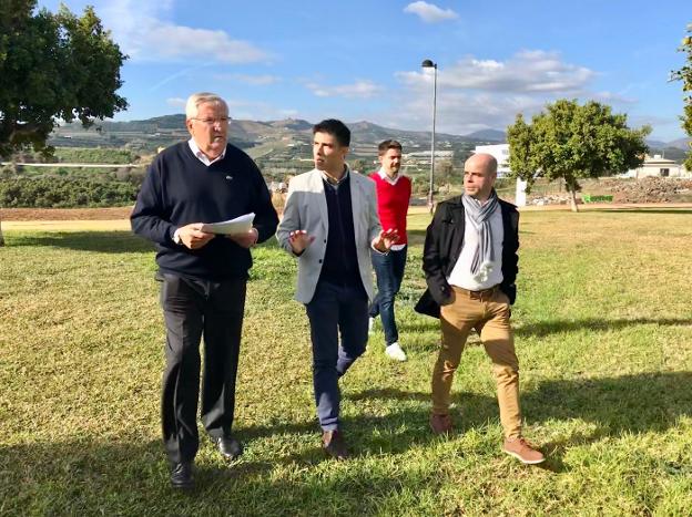 El edil de Parques y Jardines, Marcelino Méndez-Trelles, en una visita./