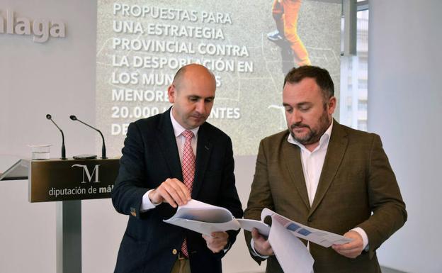 Conejo y Guerrero, esta mañana, con el informe. /