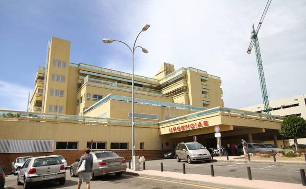 Rescatado un ciclista de 71 años tras sufrir una caída en Estepona