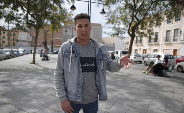 Reda Ajdoor llegó a España en los bajos de un autobús. /Ñito Salas