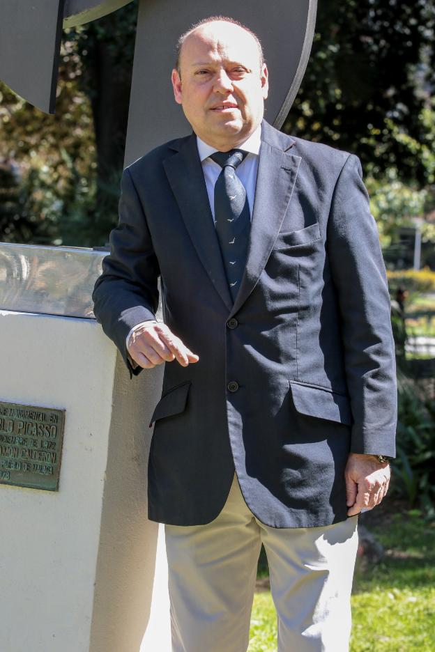 Carlos Hugo Guirado, responsable de La Gota Roja. :: fernando torres/