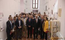 Una exposición recuerda a un médico canadiense que salvó muchas vidas en la carretera de Almería